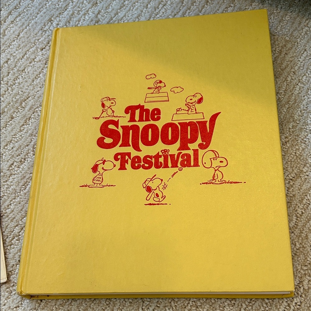 Bundle Snoopy Book and vintage Bicentennial Seals